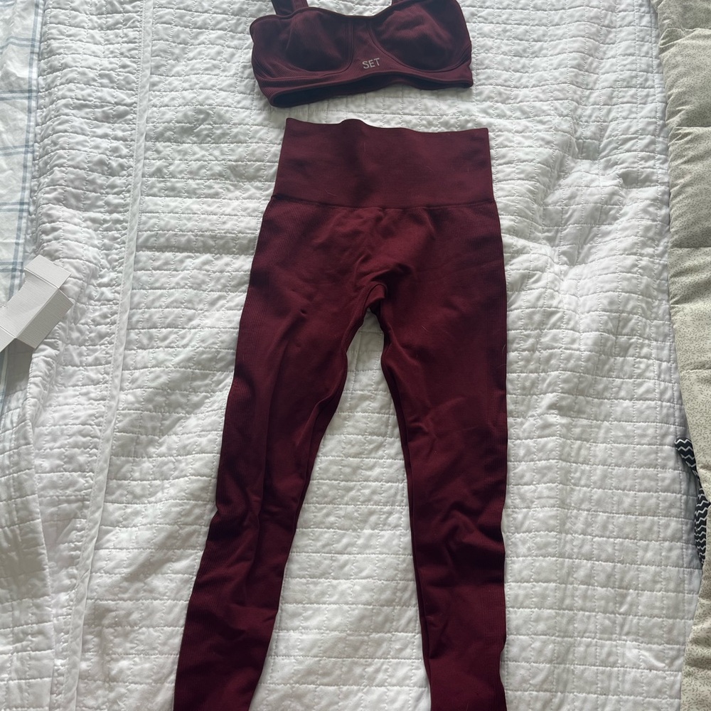 SET Active Deep Red Sports Bra and leggings set